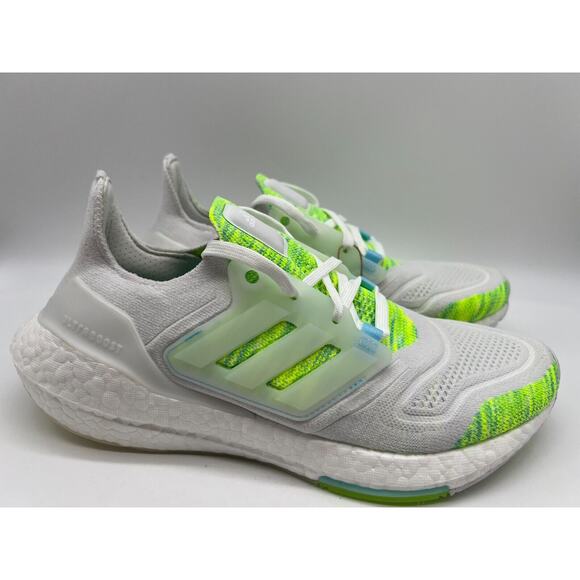 Adidas Ultraboost 22 Running Women's White Bliss Blue Volt GX5926 Size 8 NWT. - Picture 1 of 12